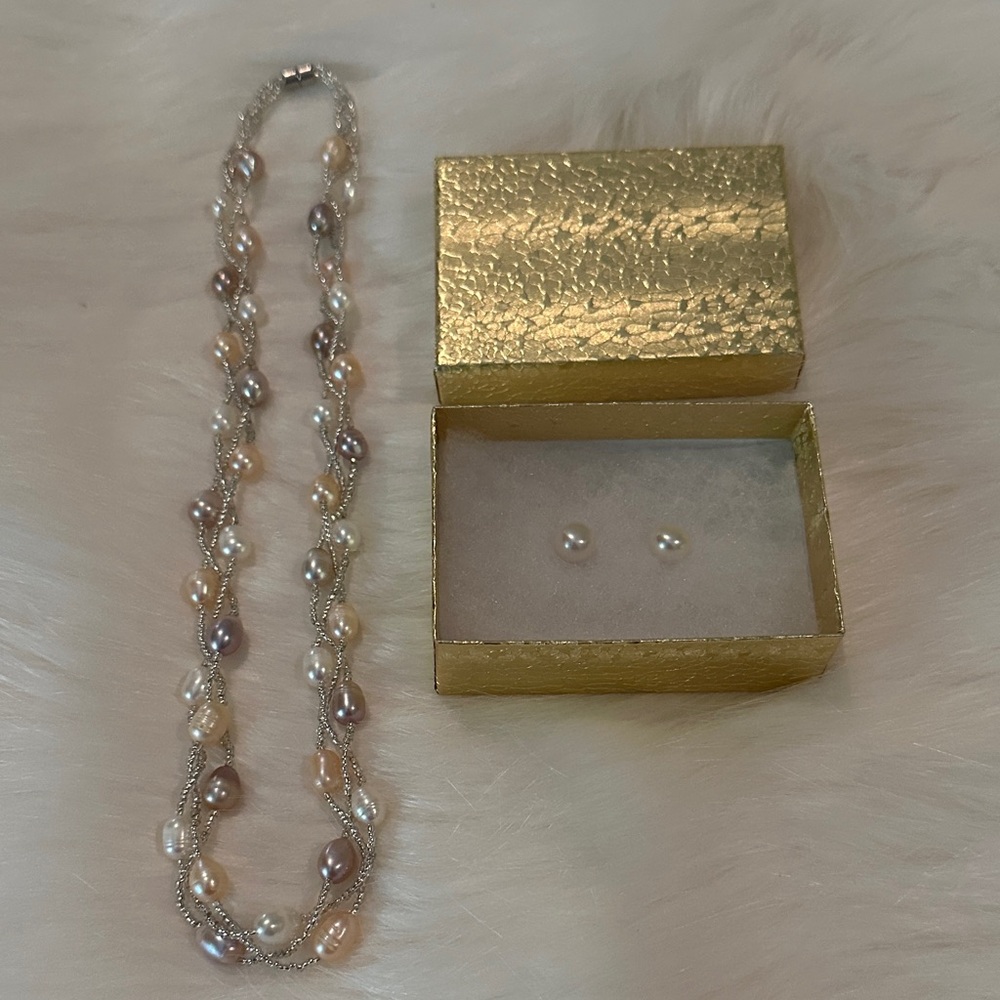 Elegant Pearl Necklace and Earring Set